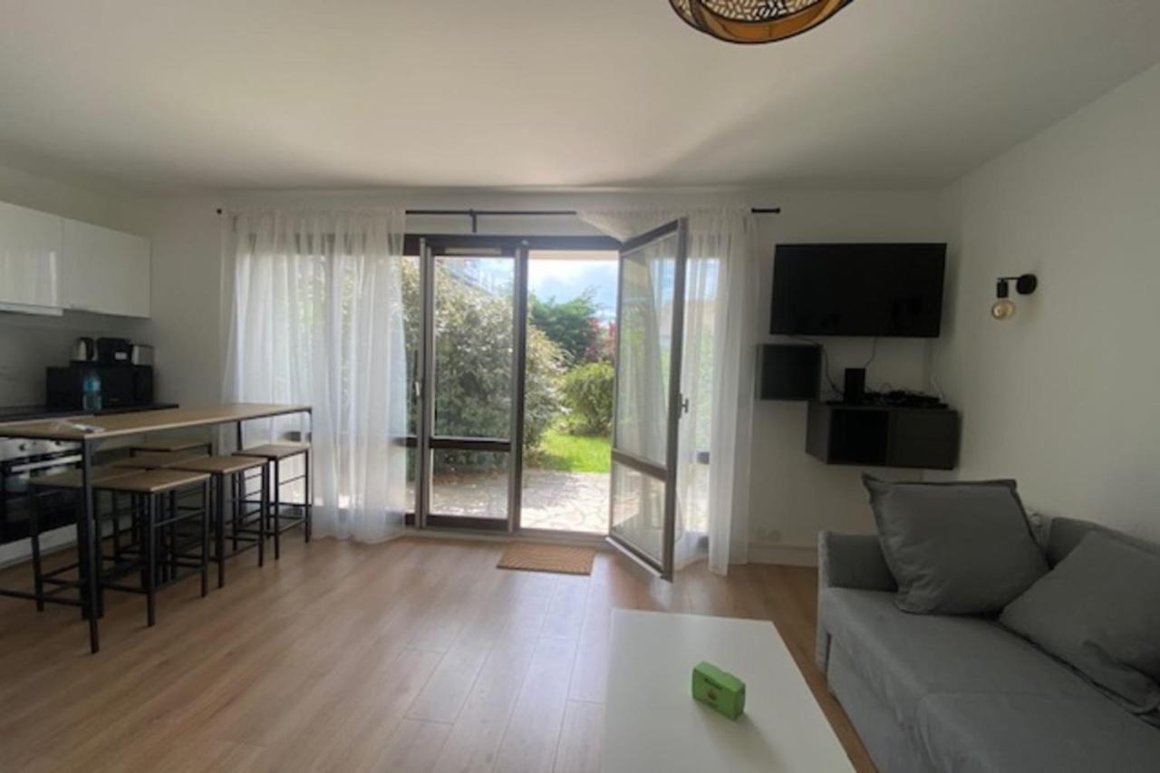 Beautiful Flat For 4 Very Closed To The Beach Cabourg Exterior foto